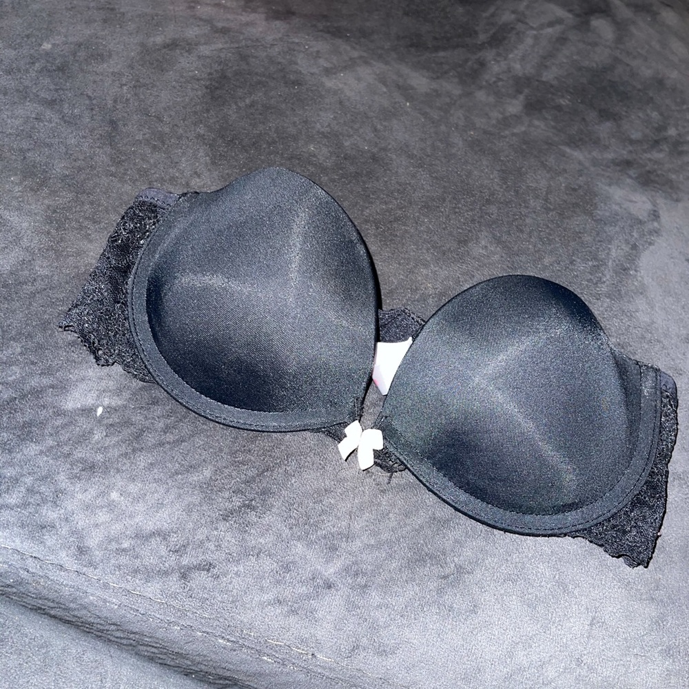 black strapless bra